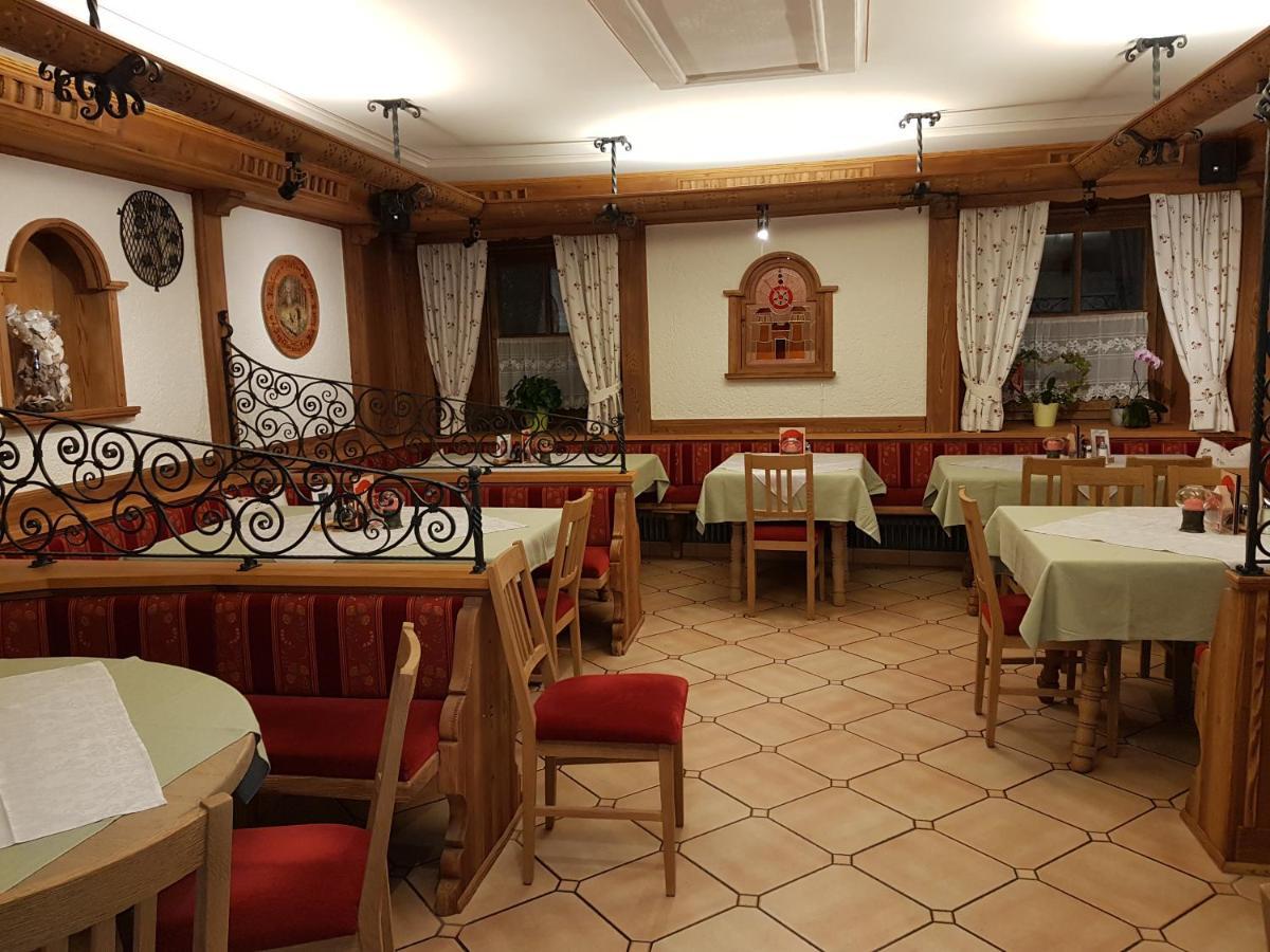 Hôtel Gasthof - Restaurant Locker à Radstadt Extérieur photo